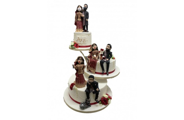 Figures Scene Wedding Cake